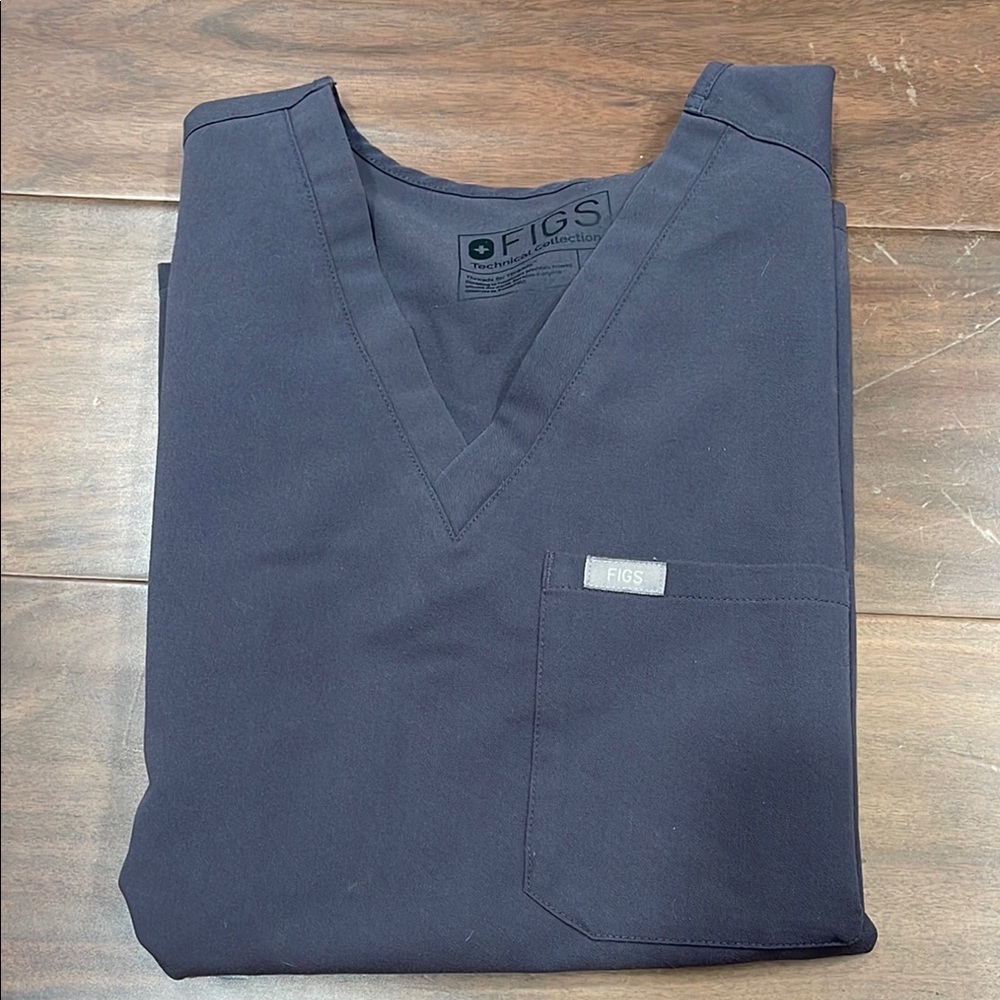 Figs Caterina Charcoal Gray Scrub Top 
Size small